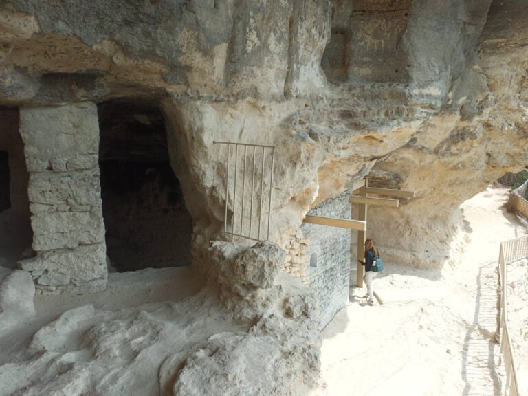 От аладжда манастир