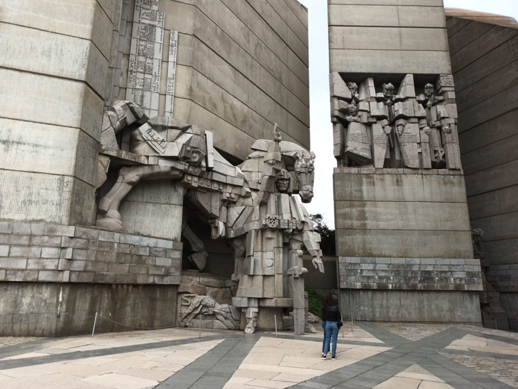 скулптурната фигура на хан Аспарух