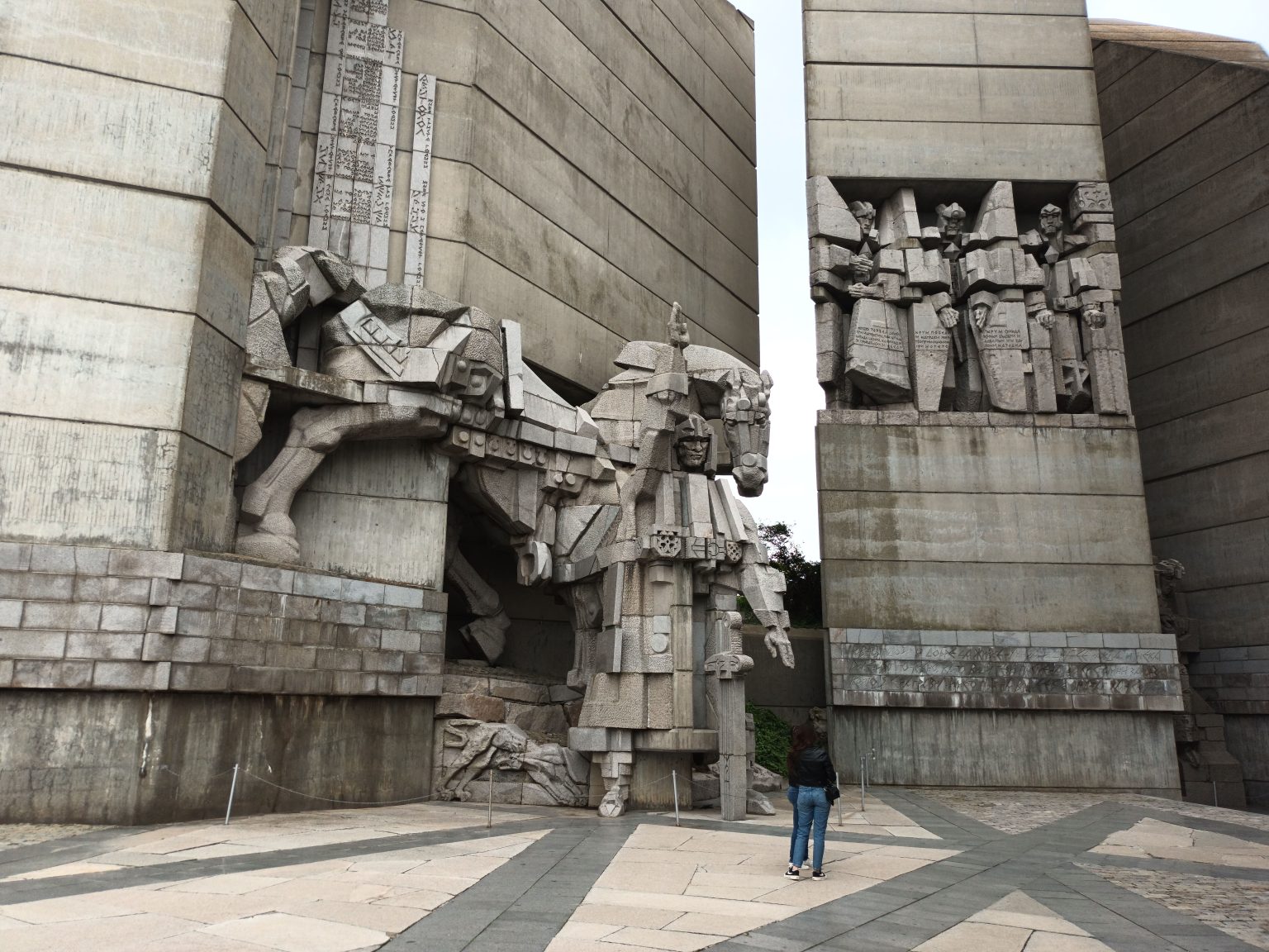 скулптурната фигура на хан Аспарух